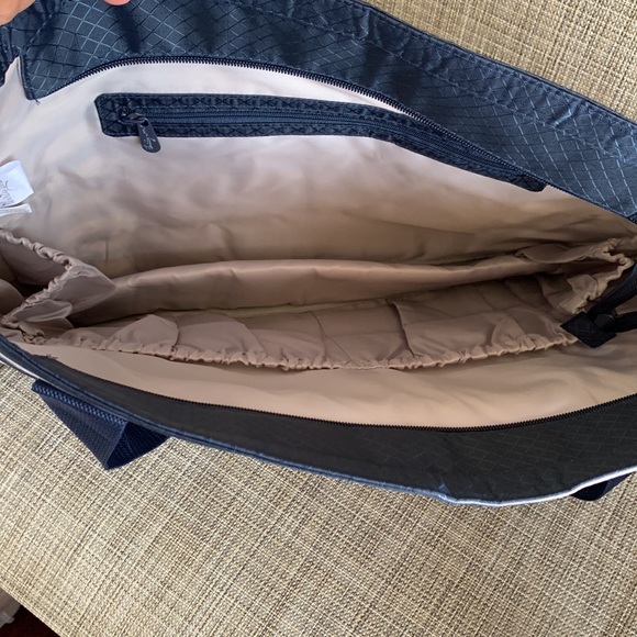 Thirty one- New Day Tote. New tote!! Never used!!! - Picture 2 of 3